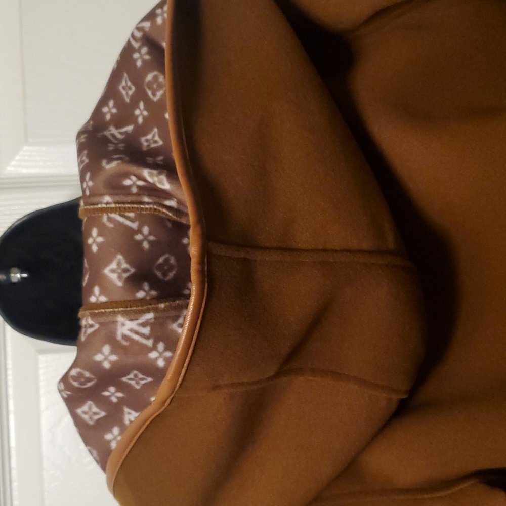 Coat - Picture 5 of 12